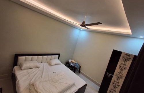 Malihabad Hotel | Hotel O Royal Inn Hotel And Banquet