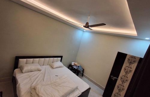 Malihabad Hotel | Hotel O Royal Inn Hotel And Banquet