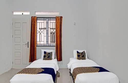 Pekanbaru Hotel | Budget-Friendly OYO 91847 Rumah Singgah Kinaya with Breakfast