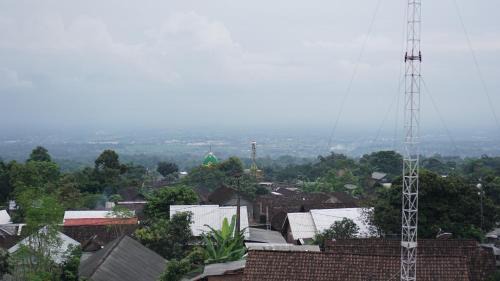 Poncokusumo Hotel | Budget-Friendly Sakinah Homestay with Breakfast in Bromo