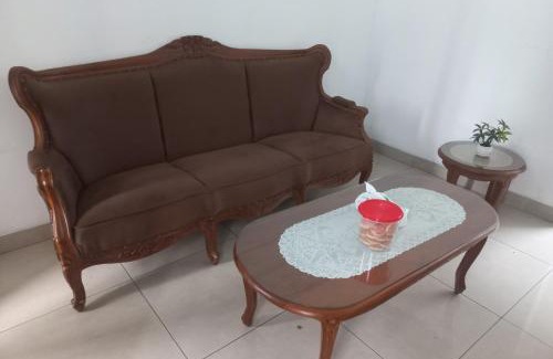 Purwokerto Hotel | Budget-Friendly OYO 93820 Salma Homestay - Family Haven