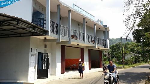 Bawean Island Hotel | Relax at Sawang Sana Motel Syariah with Oceanfront Views