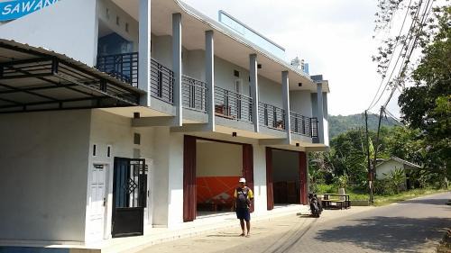 Bawean Island Hotel | Relax at Sawang Sana Motel Syariah with Oceanfront Views