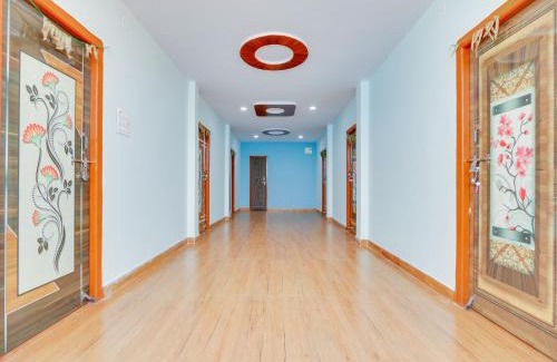 Farooq Nagar Hotel | Budget-Friendly OYO SG Trinetra Residency for Families
