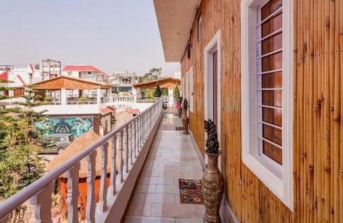 Auli Hotel | Inviting OYO Hotel Shanti Kuti Near Gomti Riverfront Park