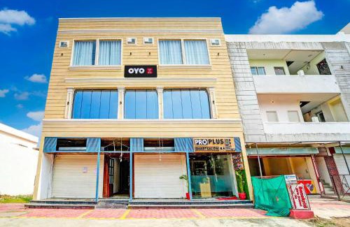 Kolar Road Hotel | Discover OYO Hotel Shiv Shakti: Pet-Friendly Stay