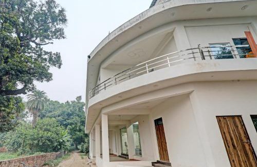 Malihabad Hotel | Family-Friendly OYO Shri Krishna Banquet Hall - 4-Star Stay
