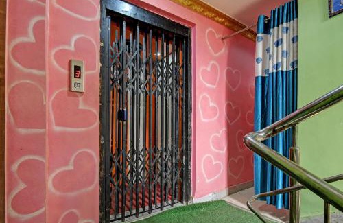 Barasat Hotel | Budget-Friendly OYO Hotel Star View with Family Amenities