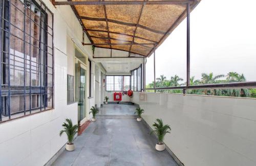 Sadar Hotel | Budget-Friendly OYO Hotel Sunshine Inn with Breakfast Included