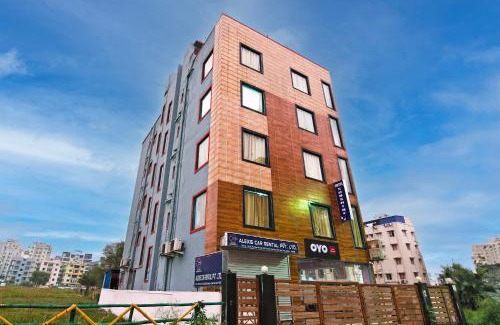 Rajarhat Hotel | Budget-Friendly FabExpress Sunshine: Family-Friendly Stays