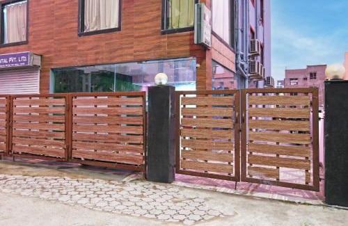 Rajarhat Hotel | Budget-Friendly FabExpress Sunshine: Family-Friendly Stays