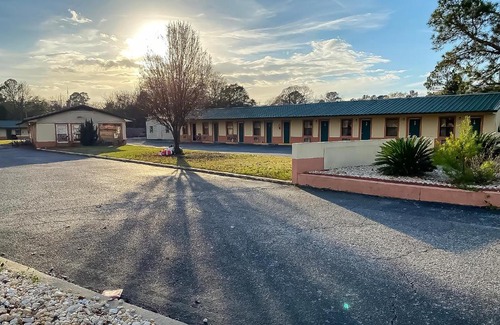 Tallassee Hotel | Budget-Friendly Hotel O Tallassee with Family and Pet Options