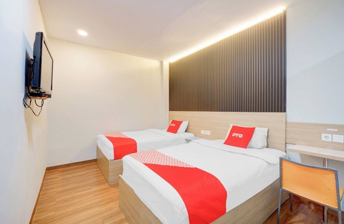 Tanjung Duren Utara Hotel | Hotel O Tanjung Duren Near Mall Citraland Formerly Suba Hotel