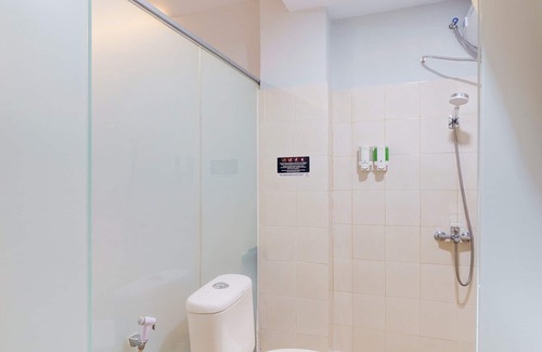 Tanjung Duren Utara Hotel | Hotel O Tanjung Duren Near Mall Citraland Formerly Suba Hotel