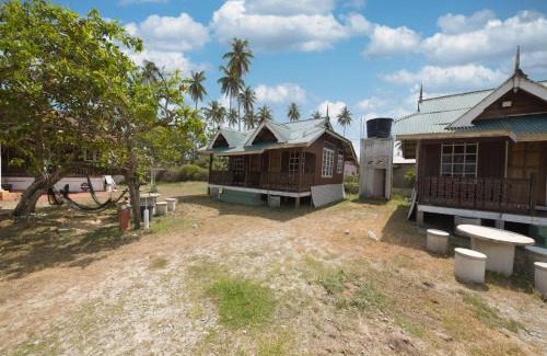 Kampung Pengkalan Maras Hotel | Budget-Friendly Stay at OYO 90968 Teratak Samuderakita