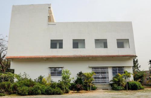 Dhanbad Hotel | Relax at The Nirvana Resorts - A 4-Star Family Retreat
