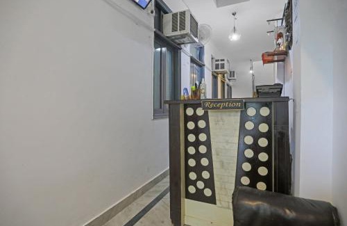 Hauz Khas Village Hotel | Elegant OYO Flagship Premium Villa: Family-Friendly Retreat