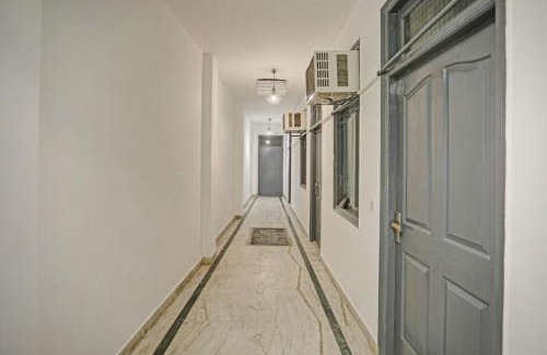 Hauz Khas Village Hotel | Elegant OYO Flagship Premium Villa: Family-Friendly Retreat