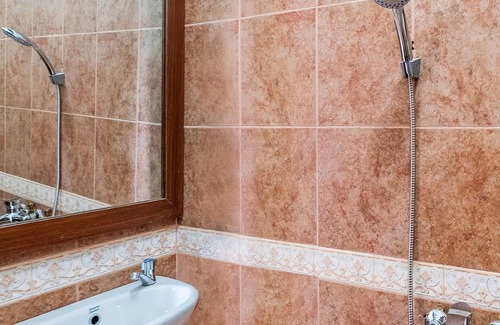 Marusu Hotel | Budget-Friendly Stay at OYO 2704 Hotel Transit 2 with Breakfast