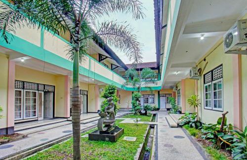 Mataram Hotel | Budget-Friendly Stay at OYO 92001 Unram Guest House