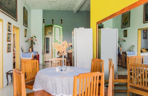 Banjar Hotel | Budget-Friendly Villa Tirta Melati Syariah for Families