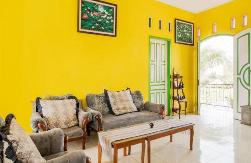 Banjar Hotel | Budget-Friendly Villa Tirta Melati Syariah for Families
