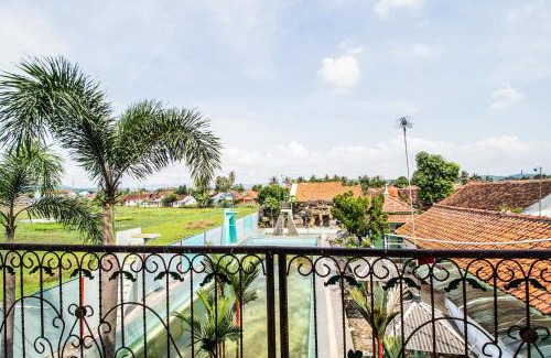 Banjar Hotel | Budget-Friendly Villa Tirta Melati Syariah for Families