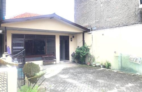Pemalang Hotel | Budget-Friendly Stay at OYO 93864 Wisma Gading Syariah