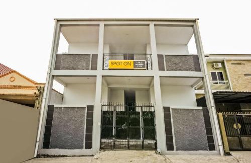 Pangkajene Hotel | Budget-Friendly Stay at OYO 93304 Wisma La Oda Syariah