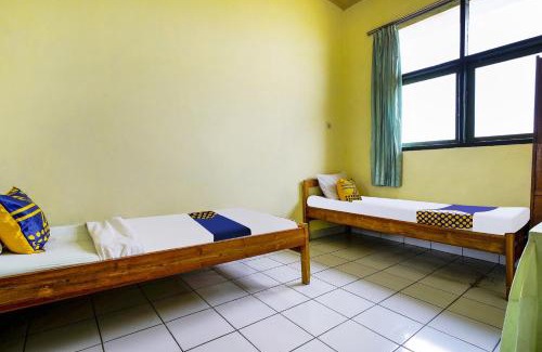 Garut Hotel | Budget-Friendly Stay at SPOT ON 91064 Wisma Lec Syariah