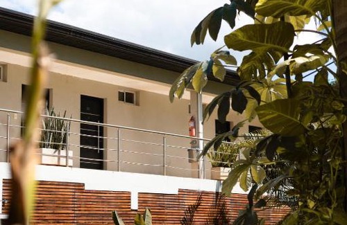 Posadas Hotel | Discover Hotel Oaky: Pet-Friendly Retreat with Pool Access