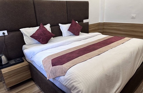 Gorakhpur Hotel | Discover Hotel Obsidian Red: Family-Friendly Retreat