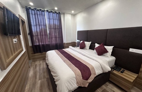Gorakhpur Hotel | Discover Hotel Obsidian Red: Family-Friendly Retreat