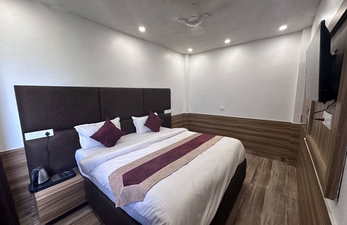 Gorakhpur Hotel | Discover Hotel Obsidian Red: Family-Friendly Retreat