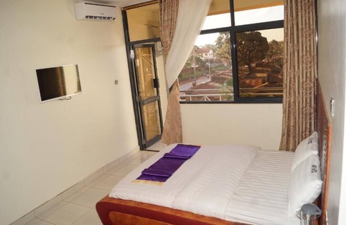 Central Kampala Hotel | Top-Rated Hotel OK Kampala with Breakfast & Family Friendly