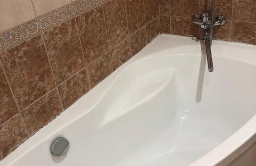 Dzerzhinsk Hotel | Budget-Friendly Hotel OKA with Breakfast & Hot Tub Access