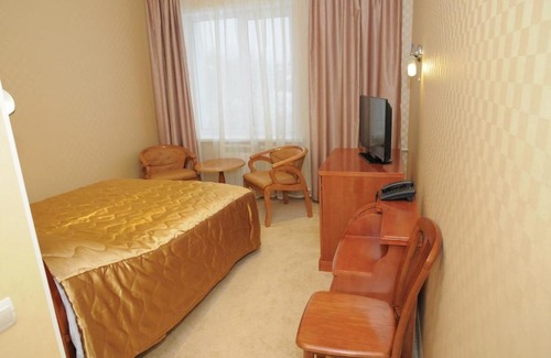 Zheleznogorsk Hotel | Pet-Friendly Hotel Olymp: Rated 9/10 with Breakfast & Hot Tub