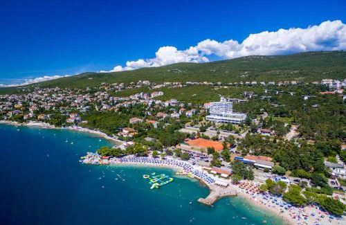 Crikvenica Hotel | Discover Comfort at Hotel Omorika: Ocean View & Pet Friendly