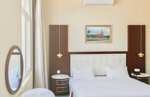 Mozambique Island Hotel | Relaxing Retreat at Hotel Omuhipiti with Pool & Restaurant