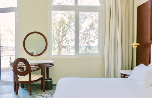 Mozambique Island Hotel | Relaxing Retreat at Hotel Omuhipiti with Pool & Restaurant
