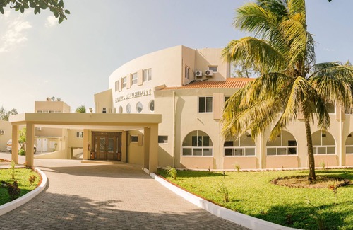 Mozambique Island Hotel | Relaxing Retreat at Hotel Omuhipiti with Pool & Restaurant
