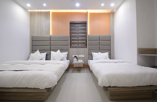 Ahmedabad City Centre Hotel | Budget-Friendly Hotel One Up with Breakfast & Family Perks