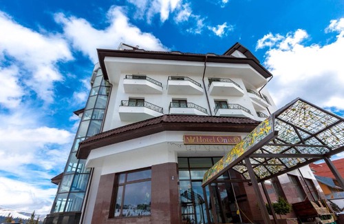 Ranca Hotel | Budget-Friendly Hotel Onix with Breakfast & Family Amenities