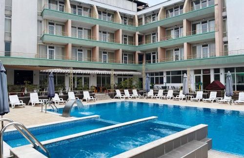 Kiten Hotel | Guest Favorite: Hotel Onyx with Pool and Oceanfront Views