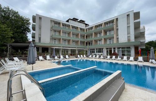 Kiten Hotel | Guest Favorite: Hotel Onyx with Pool and Oceanfront Views