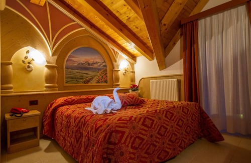 Passo del Tonale Hotel | Discover Hotel Orchidea: Family-Friendly with Spa & Dining