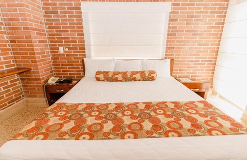 Apartado Hotel | Discover HOTEL OSCAR Tradición: Pet-Friendly Retreat
