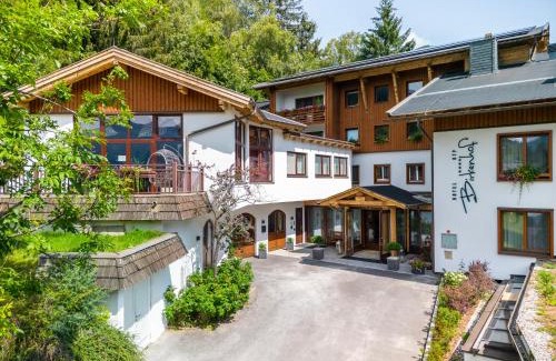 Untertschern Hotel | Discover Hotel OTP Birkenhof: Pet-Friendly & Poolside Retreat