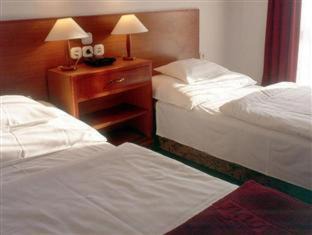 Keszthely Hotel | Oceanfront Retreat at Hotel Ovit with Pool and Restaurant