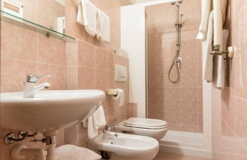 Torri del Benaco Hotel | Pet-Friendly Hotel Pace: Rated 8.5/10 with Family Amenities